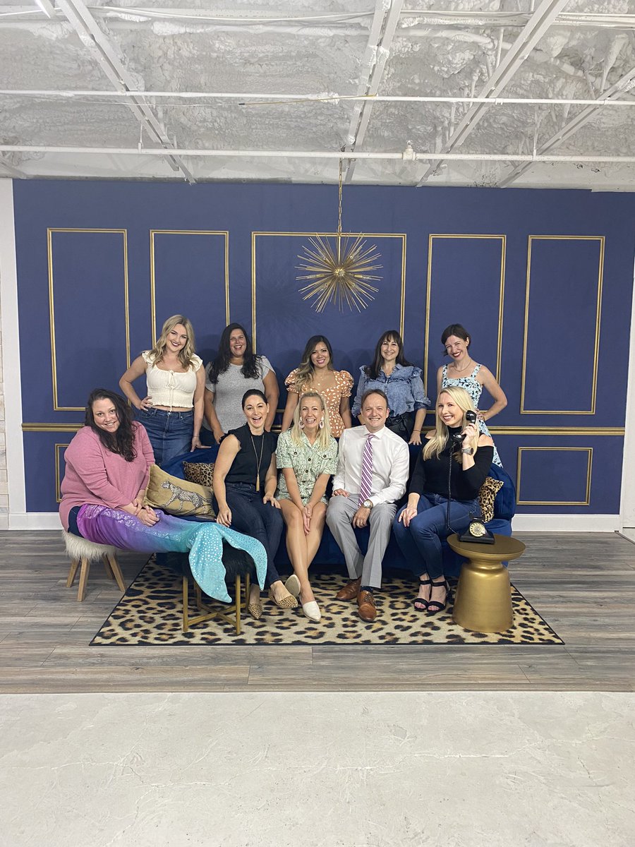 CFAWLOrlando's tweet photo. It will take quite awhile before we can fully sort through all of the *fabulous* photos we took at last week’s CFAWL social at Wall Crawl !  We had a great time, unleashed our inner influencer, and spent some quality time with our CFAWL friends ❤️ #CFAWL #cfawlyougotthis https://t.co/pHxjvT3Gnd
