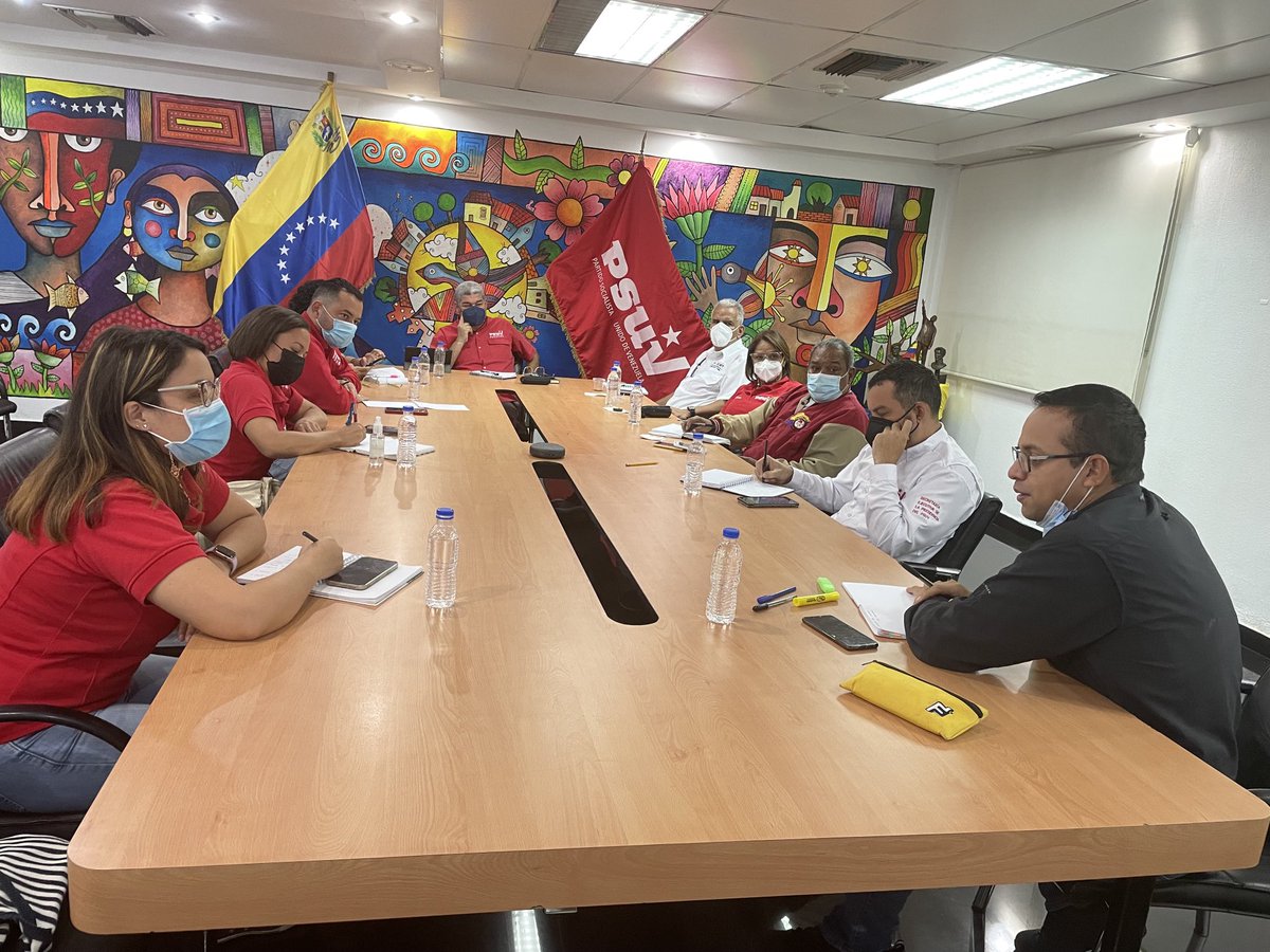 JoseRiveroPsuv's tweet image. En la reunión de la Secretaria Ejecutiva  de la Presidencia del PSUv, presidida por nuestro hermano ⁦@eduardopiate2⁩ y el resto de compañeras y compañeros.  Todo un equipo…