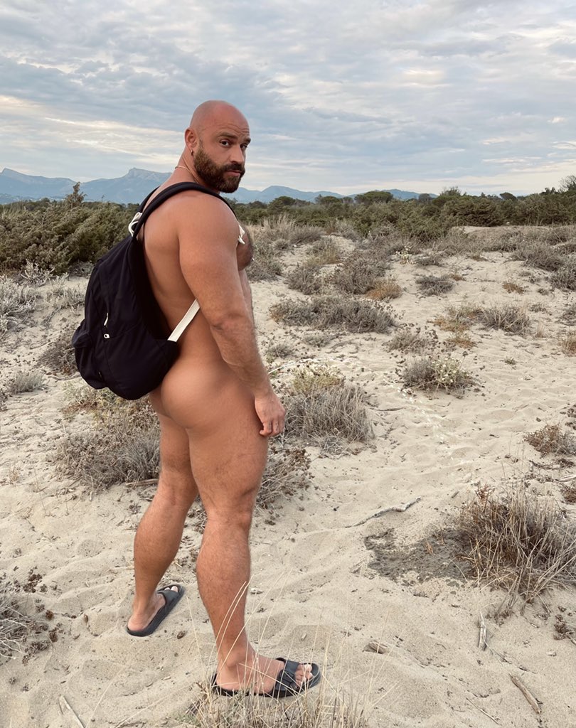 RT If u see the golden line - - - - - &gt;
🤣🤣🤣🙊