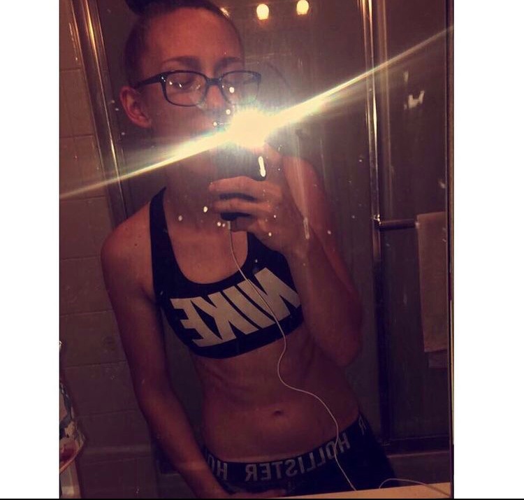 Nicfin5's tweet image. Looking for a sweet sugar momma to take care of me! #sugarmomma #sweetmomma #needinghelp