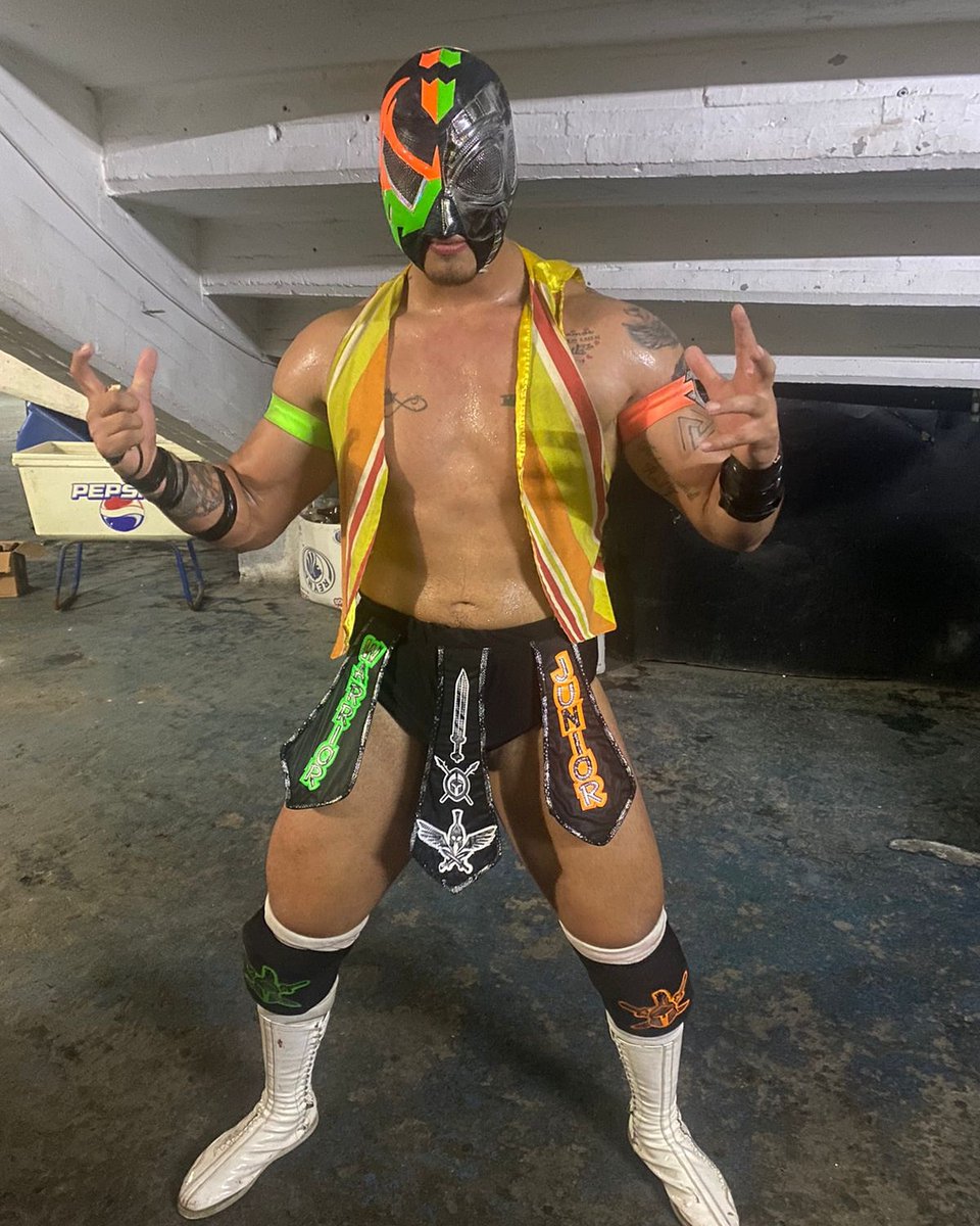 ⚔️El Heredero⚔️
#WarriorJr #LuchaLibre #Wrestling #ROM #WarriorFamily #DinastiaReza #DinastiaToral #DepredadoresTeam #ElMejorJrdeLaNuevaGeneracion #4taGeneracion #GUERRERODEDIOS
