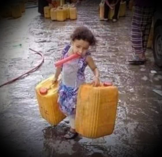 أيا من يدعي العدالة والحقوق والحريات والديمقراطية
هنا اليمن:
بلد الخمسة وعشرين مليون ما بين جائع ومشرد، وقتيل، وجريح ومعتقل؛
بلد يستباح، وملايين تعاني، وثروات تندثر، والعالم مهتم بقوانين الحجاب في عهد طالبان؛ 
ألا سحقًا ولعنة لمن أخل بالميزان وأرخص الإنسان.