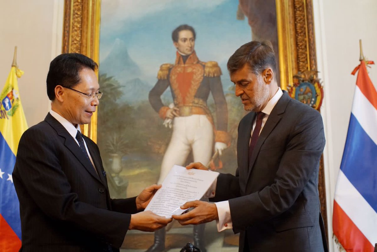 plasenciafelixr's tweet photo. Destacamos la importancia de que dichos esfuerzos también estén orientados al relacionamiento con todos los países miembros del bloque ASEAN, cuya proyección y crecimiento les perfila como socios estratégicos para apuntalar el desarrollo integral de nuestra nación. https://t.co/DR8lkEd25K