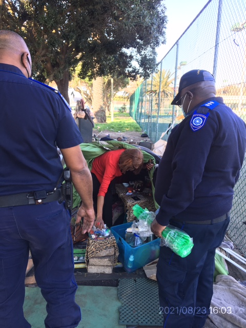 NdifunaUkwazi's tweet photo. [PRESS RELEASE] 21 people who have been living in tents &amp; informal structures next to the Green Point Tennis Court for over a year have been left destitute  after an illegal eviction by @CityofCT | https://t.co/xqnraOn2Sj #HomeIsTheFrontline https://t.co/12vDTkUciU