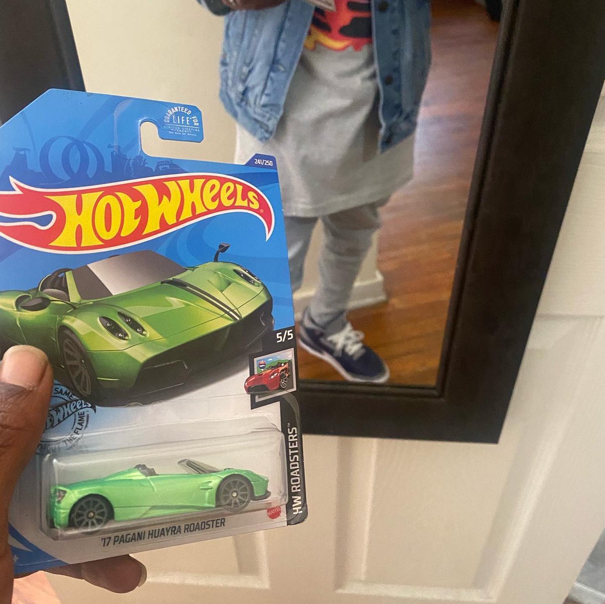 ytb601world's tweet photo. remember we were #CARS ? 🏎💨

#etaotw #hotwheelscollector #hotwheels #billionaireboysclub #levis #smoke #hotrods #explorepage✨ #explore #squirrelworldtv #saycheesetv #jacksonianmedia #ytb601world https://t.co/NISG2jX3VH