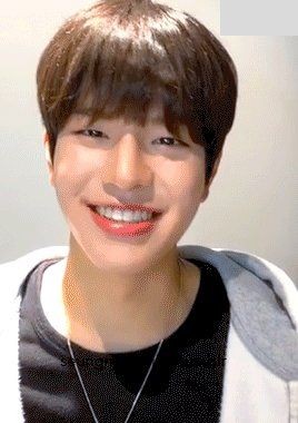 seannskz's tweet photo. Bebe time with mahal ❣❣❣❣

#stayselcaday #StrayKids #Seungmin #Bebeko @Stray_Kids https://t.co/Sbwj2ByPXK