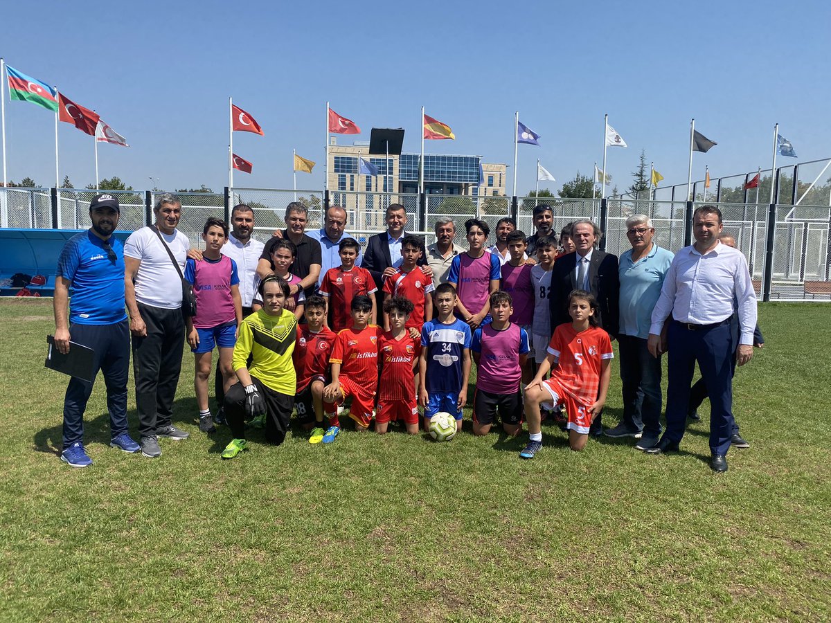 Amatör Spor Kulüpleri Federasyonunu ziyaret ederek değerli Başkanımız Mutlu Önal ve çok kıymetli antrenör ve sporcularımızla bir araya geldik. Ülkemizde amatör sporları daha ileriye taşımak adına fikir alışverişinde bulunduk. 🇹🇷🇹🇷🇹🇷🇹🇷