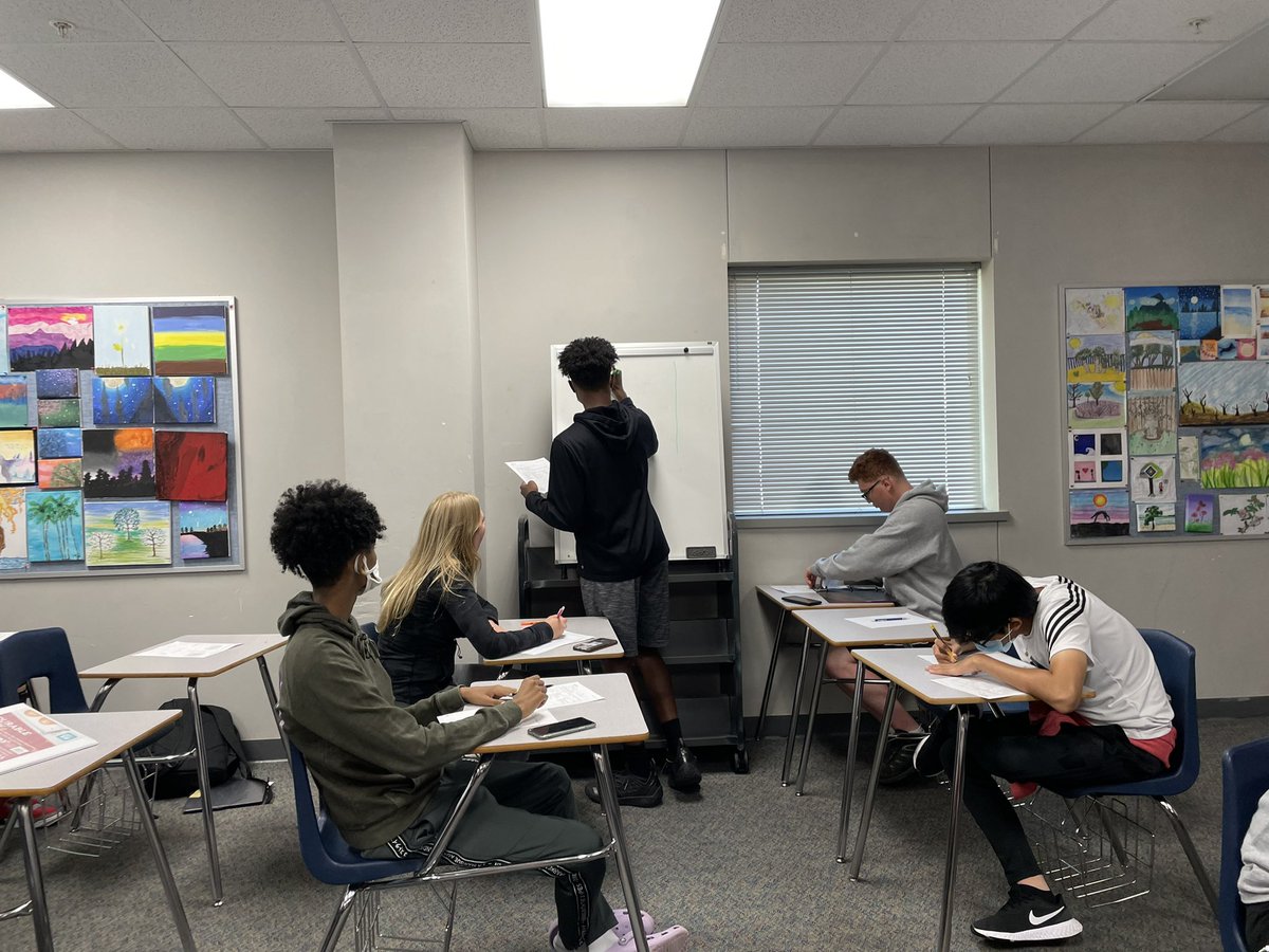 TravisHS_AVID's tweet image. Tutorials are underway in Mr. Franco’s AVID II class! Love seeing AVID students asking questions to help each other get past the Point of Confusion. Way to go!! @THS_Tigers #AVIDWay #AVIDmindset