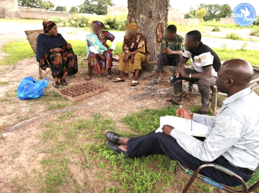 Thinkpeacesahel's tweet photo. La Commission Multidisciplinaire pour la Prévention de la Radicalisation en milieu Carcéral a rencontré du 17 au 19 août 2021 à #Tamani (Ségou) & #Koutiala les communautés de deux ex détenues bénéficiaires des activités de socialisation du projet #PESAI financé par @theGCERF https://t.co/nonRWTYzYR