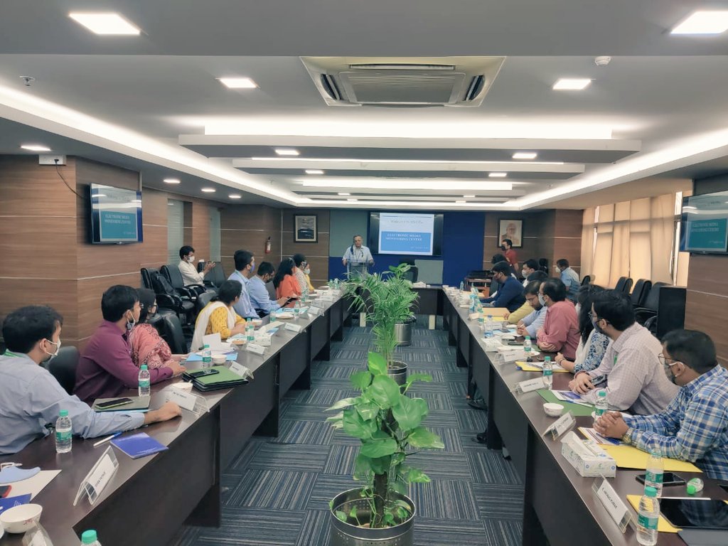 iis_now's tweet image. In an engaging session today, Sh. @snambudiripad, ADG, EMMC, NMW & @IIMC_India briefed us on the functioning and significance of Electronic Media Monitoring Centre and New Media Wing, @MIB_India.
#IISTraining
#newmedia