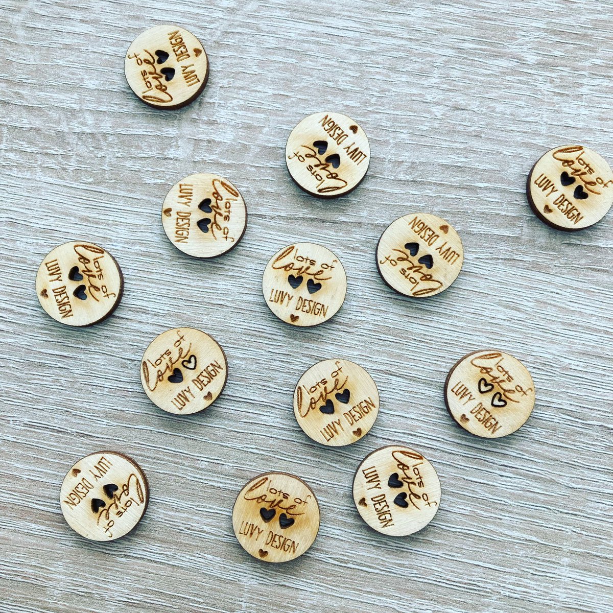 Luvydesign's tweet photo. | H A N D M A D E |
Hoe leuk! Mijn eigen knopen voor op mijn gehaakte werkjes!
#haken #crochet #häkeln #hakeniship #handmade #knopen https://t.co/LHlcfz0UdC