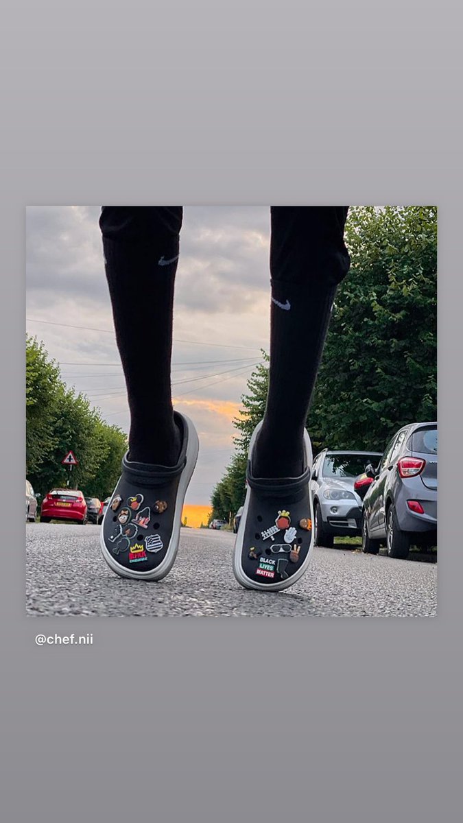DdoeDdoo's tweet photo. The #photographer laughed when I suggested this concept! Apparently with my body it was impossible but you can do anything you set your mind to! Look at me tip toeing!!!
@crocusCoUk @Crocs #chefnii #blacklives #blacklivesalwaysmatter #blackpower #black

 https://t.co/cBFCInxFS3 https://t.co/zHE9l9AkLc
