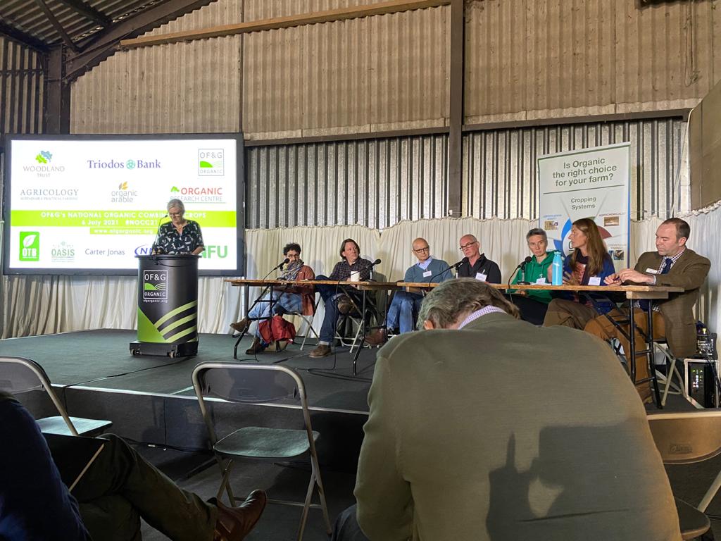 The NFU #Organic Forum got up to when they visited 
<a href="/ShimplingPark/">Shimpling Park Farm</a> for <a href="/ofgorganic/">OF&G</a> #NOCC21 earlier in the summer🚜🌾🇬🇧

We have written a summary of the day and links to watch the video recording of the whole day📺📝

Read all about it here⬇️ nfuonline.com/sectors/organi…
