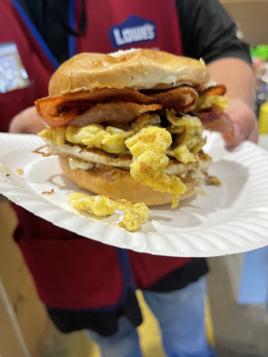 UsowskiT's tweet photo. 1938 B.E. Appreciation breakfast. Plenty to eat, obviously I like bacon🤫. Wow who would have thought scrambled eggs w Chic chips was a thing?! Thanks Backend, we love you all!! Ugh my tummy hurts😉⁦@LowesRegion7⁩ ⁦@WileyLorena⁩ ⁦@DaniPedullaHR⁩ https://t.co/4rHMHluDbn