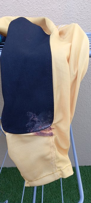 Did a 7 hr ride off road sat 80ks even melted my bike on my gear lol epic ride https://t.co/oLLMNqyV