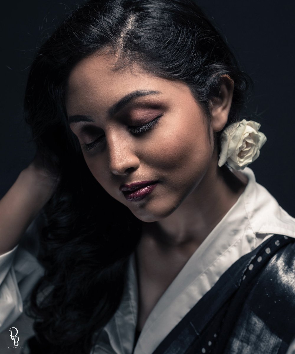 pbstudiostweets's tweet photo. #shoot #fashion #portraits #kolkata  #kolkatadiaries #indoorphotography #rose #saree #portraitsofficial  #sony #canon #godox #pbstudios2021 #pbdigital #bookingsopen https://t.co/JeS8TwTSzs