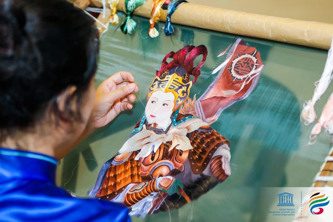 🆒Who is she? The most classic character embroidery of Xiang embroidery-Hua Mulan.🌸🌸

💯💯#embroidery#handmade
#beautiful #intangiblecultureheritage
#ancient#HuaMulan