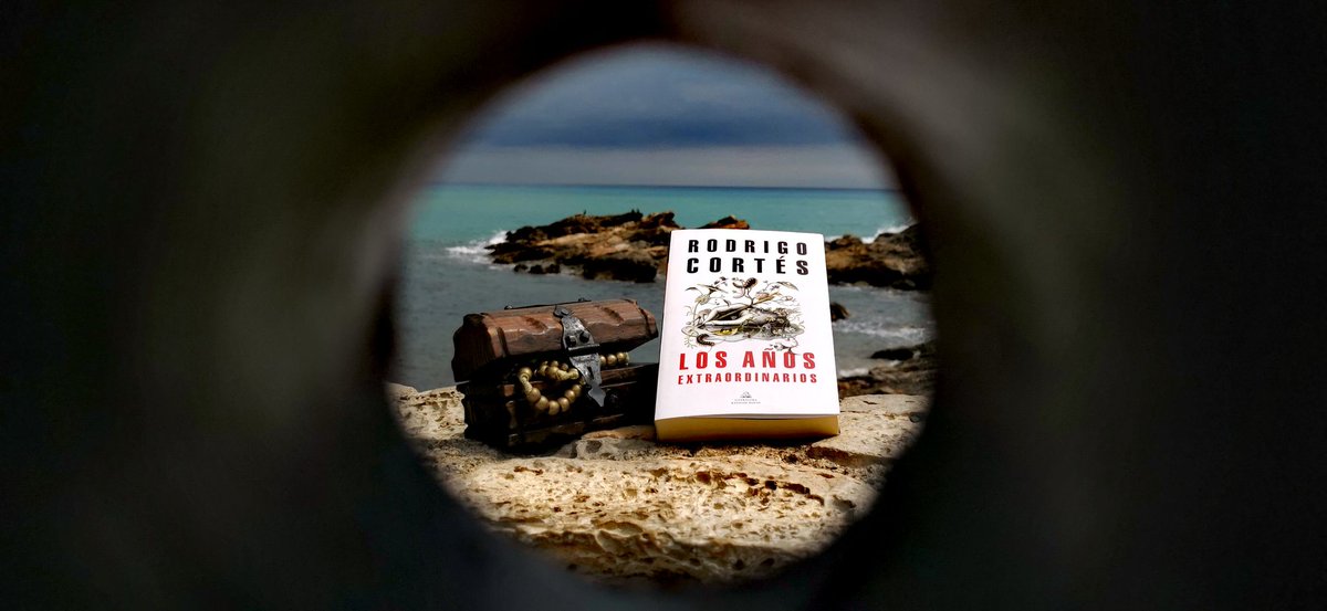 issanvi's tweet photo. "Los piratas no respetaban nada. Método. Exposición. Referentes formales. Todo les sobraba." 🏴‍☠️✍🏻
 #LosAñosExtraordinarios @rodrigocortes #JaimeFanjulViaja @LitRandomHouse https://t.co/oGovpwlz0F