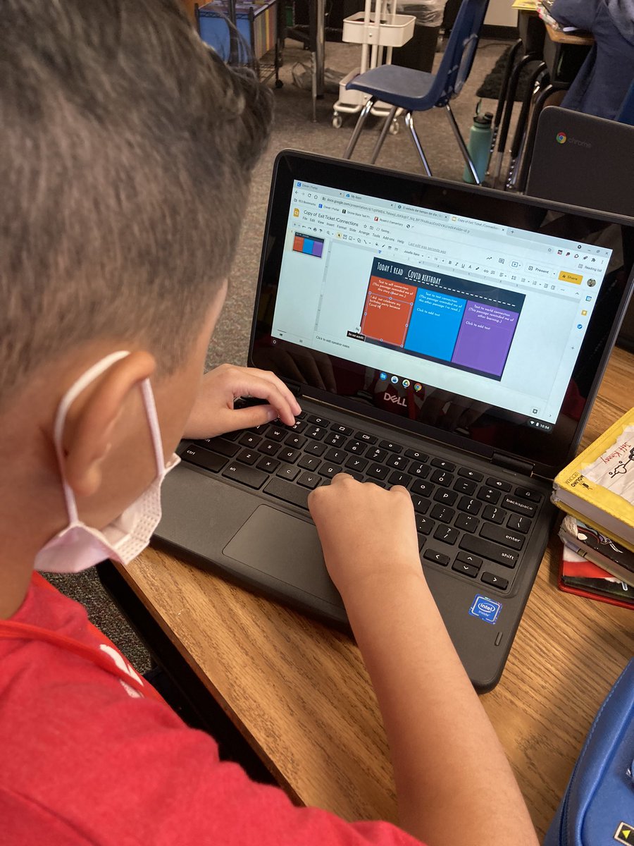 Iliana1's tweet photo. 4th graders using google forms to state the connections they made with the story read aloud.
@TISDMulti @TISD_ELAR #RESMagic 💕😍 https://t.co/StzpmBwyHf