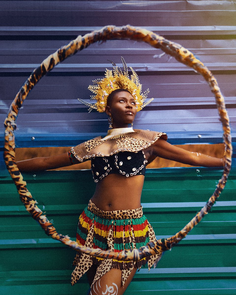 tatchero's tweet photo. Tatchero 21
“A circle of deep African connection”
“The Sun Goddess”
#goddess #shotoniphone #africanwomen #blackcommunity #africancommunity #NFTs #tatchero https://t.co/WGoO9p8Shz