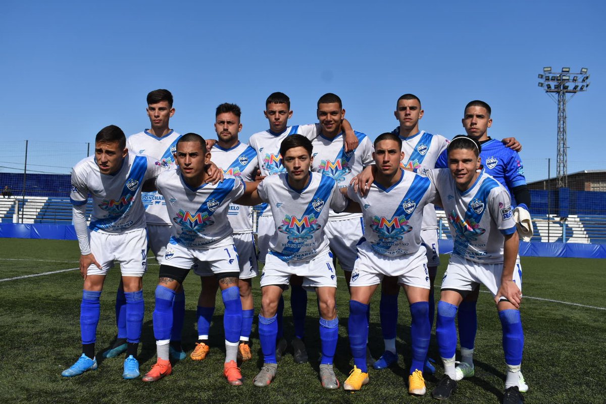 Club Atlético Ferrocarril Midland on X: #Reserva  Final #Midland 2 (  Galat, Sacco) 🆚 @CAVA_oficial 1. #VamosMidland💪 #VamosLosPibes⚪💙⚪ 📸  @sanieprieto  / X