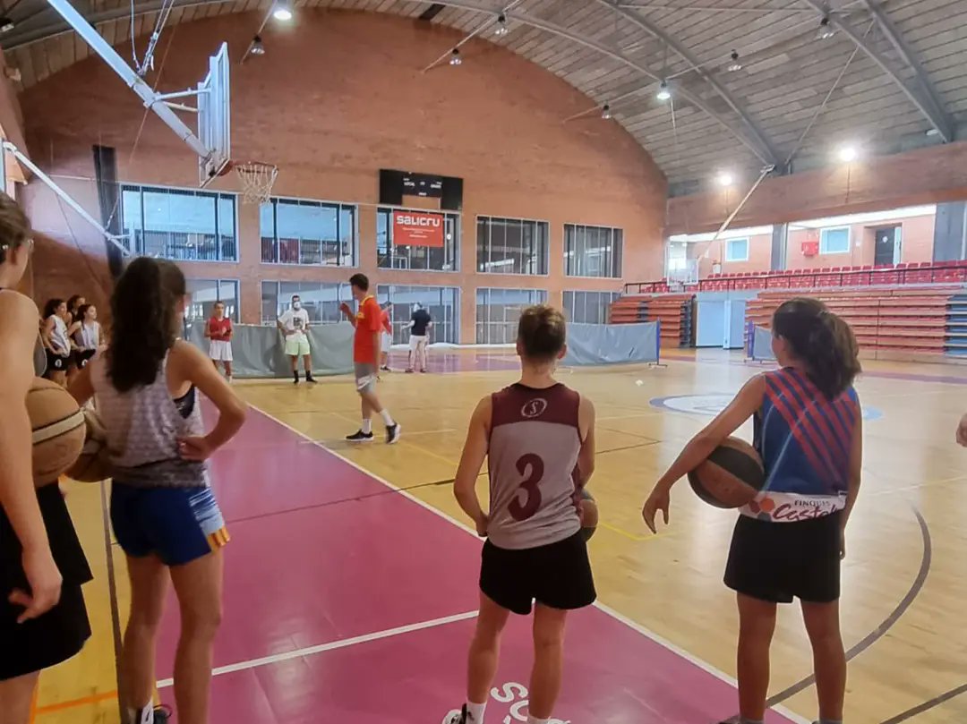 Bàsquet Femení Sant Adrià (FSA) 💜 tweet media
