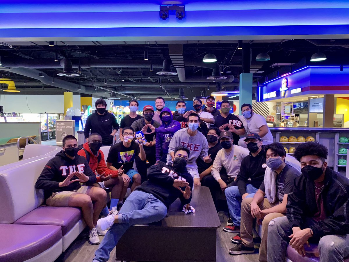 csuebtke's tweet photo. Round One 🎳 Had a good event at Round One last night!

Catch us tabling at Al Fresco today 11am-2pm at the A&amp;E Walkway 👋🏼 Tonight, we’re having a mixer with the lovely ladies of @ThetaLambdaPsi at 6pm. DM us if you need a ride 📲

#IAMTEKE #csueb #tkeregram https://t.co/U0mriS3VlO