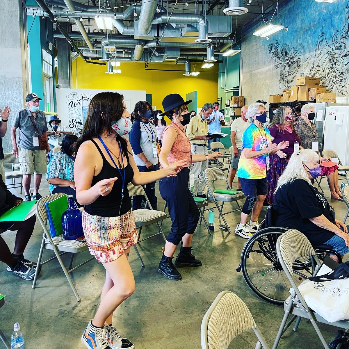 VOOC_SD's tweet photo. 🎉 ✨ Choir rehearsal this week is super special, as we celebrate FIVE years as a choir!! Our first choir rehearsal was on Aug. 22, 2016 and since our humble beginnings we have helped OVER 75 people find housing! #HappyBirthday #HappyFiveYears #FiveYearsofHope https://t.co/zAgjoWeYIx
