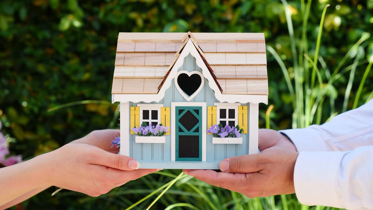 RKHomeowner's tweet photo. Should you focus on paying your mortgage early, or would that doing so hurt your wallet?
Go over everything you should know by following this link:
https://t.co/I1pc5FH4Ug
#Mortgage #MoneySavingTips #PersonalFinancing https://t.co/lgZwxBlKQ0