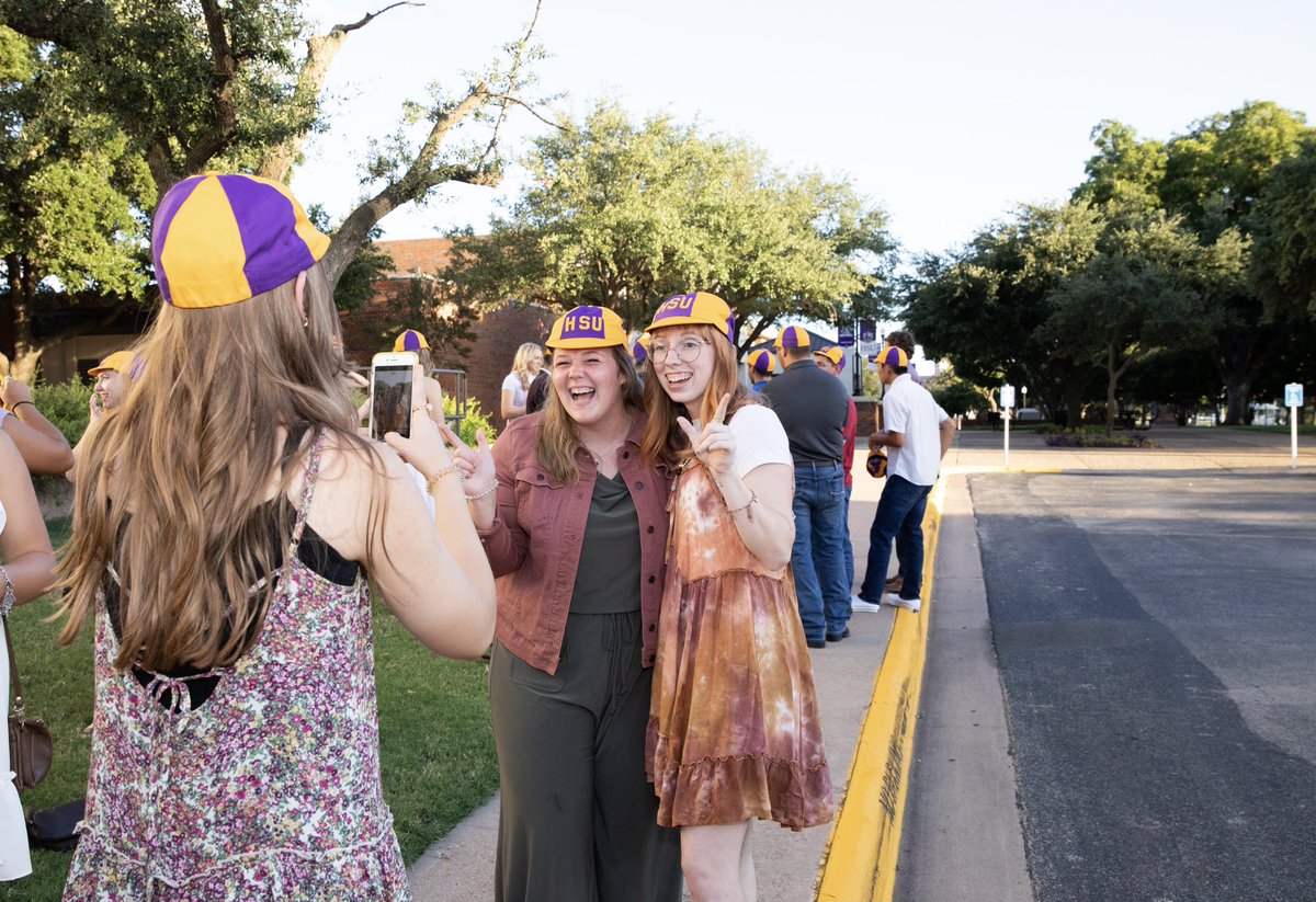 HSUTX's tweet photo. #HSU25 is putting the “Fresh” in Freshman with those purple and gold beanies! https://t.co/T0RF5ySIAC