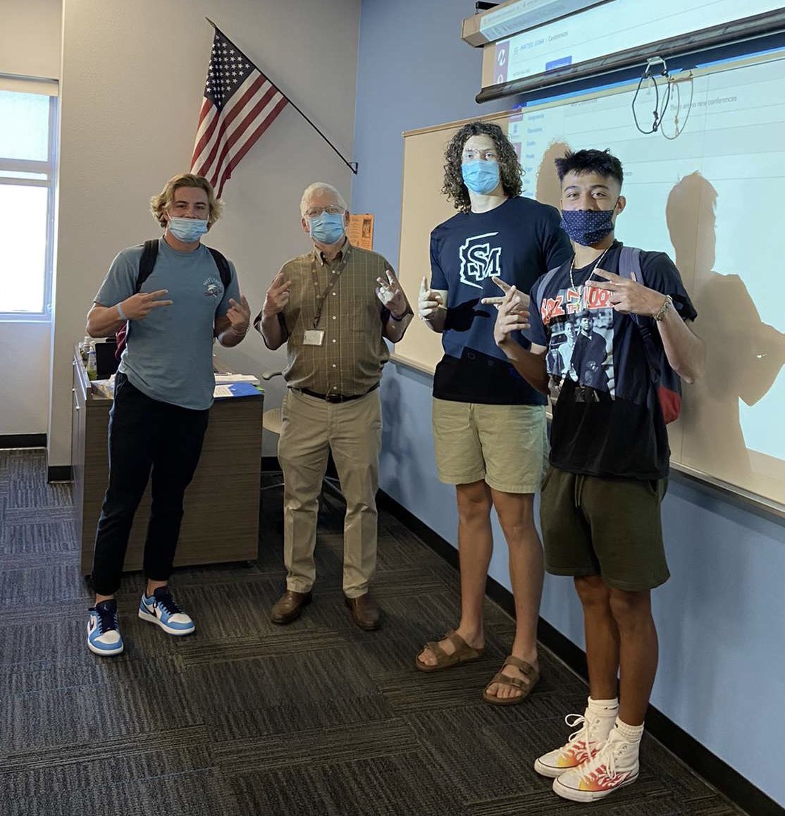We love learning😤 #PicsWithProfs <a href="/SoMtnBaseball/">South Mountain Baseball</a>