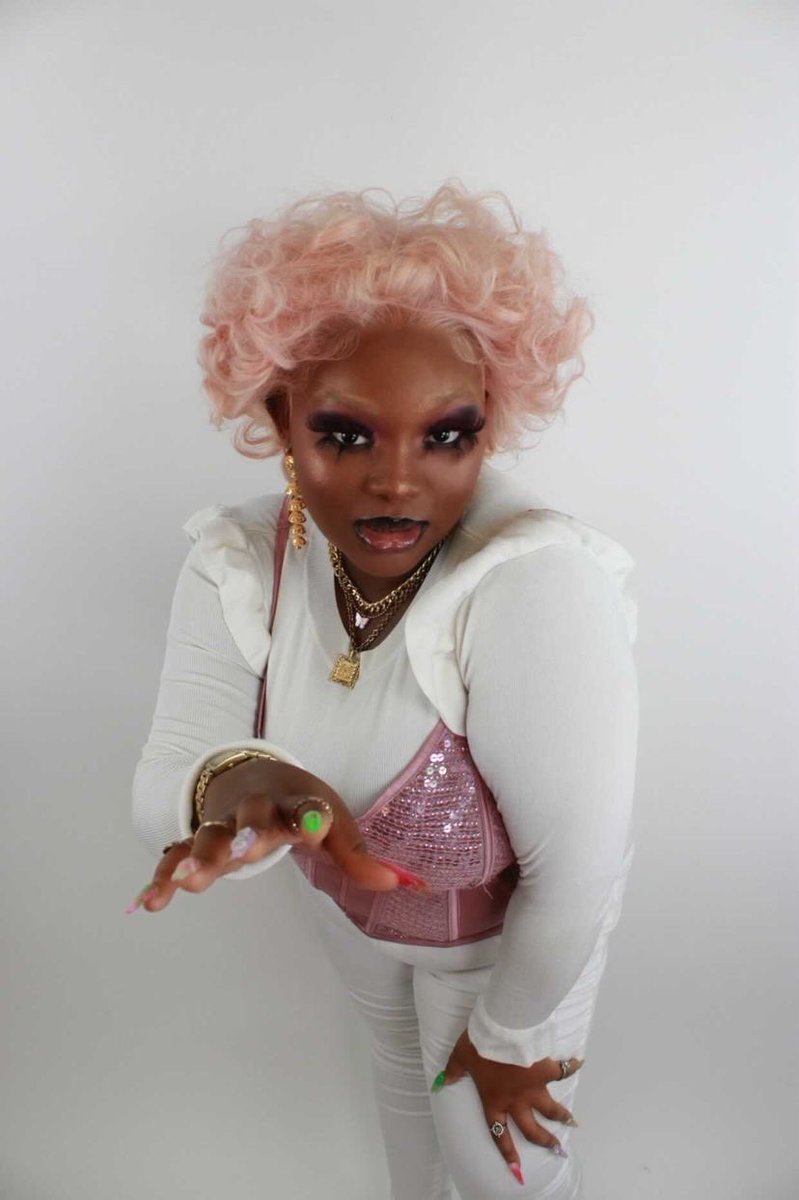mellysminks's tweet photo. If your always trying to be normal you’ll never know how amazing you can be     
Hair &amp; installation: @admiriabeautyy 
Lashes: @mellys_minks 
Makeup: @melly_minks
Model : @ydk_melly 
Earrings: @j.brooketreasures https://t.co/ogOJad8MHc