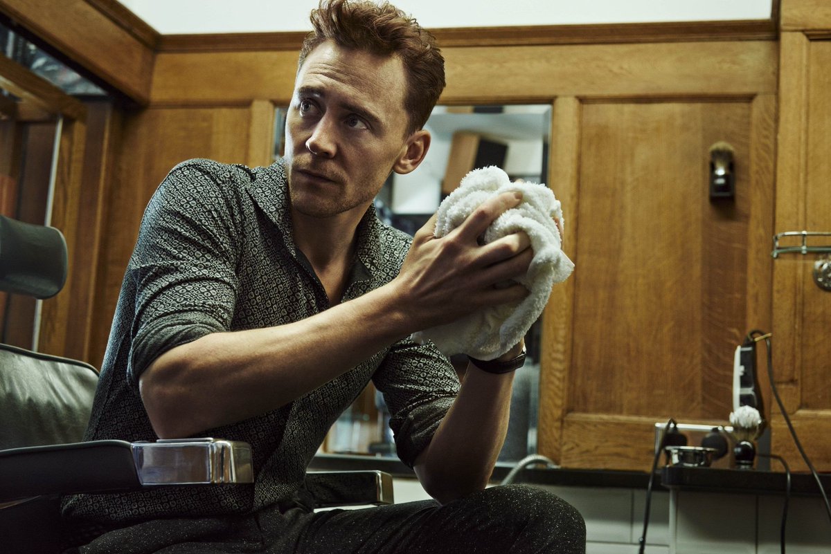 Tom Hiddleston's Hands tweet media