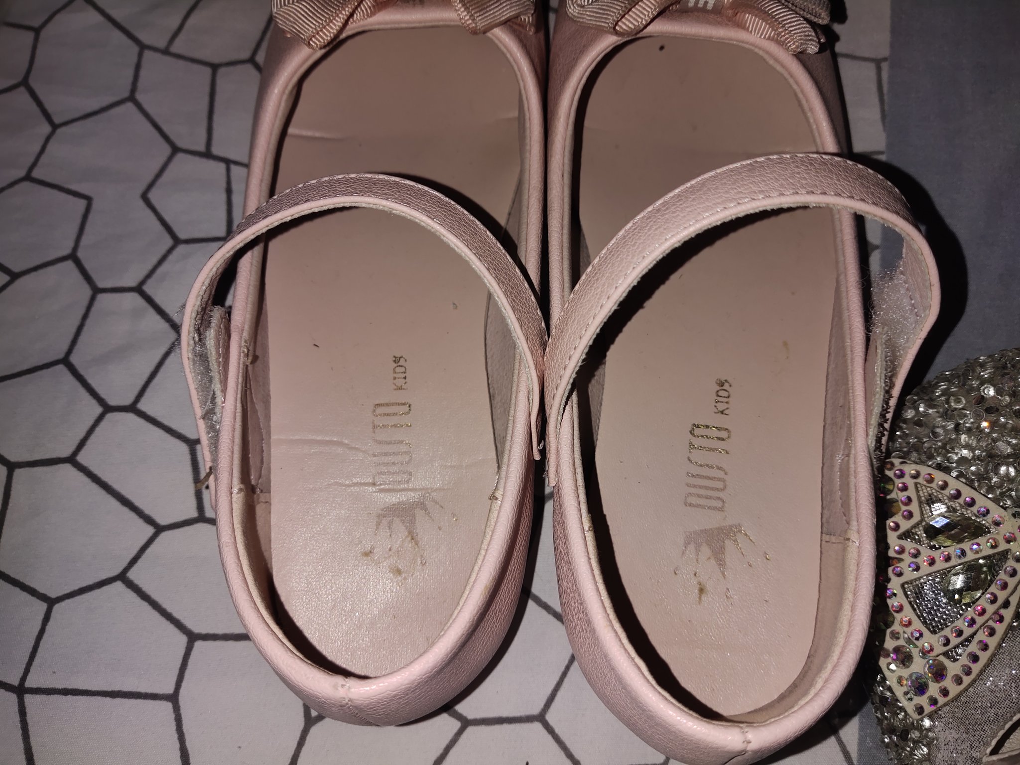 TE涵on X: 射了粉色童鞋#射鞋#打胶#lo鞋t.coQuIyhvUr8w  X