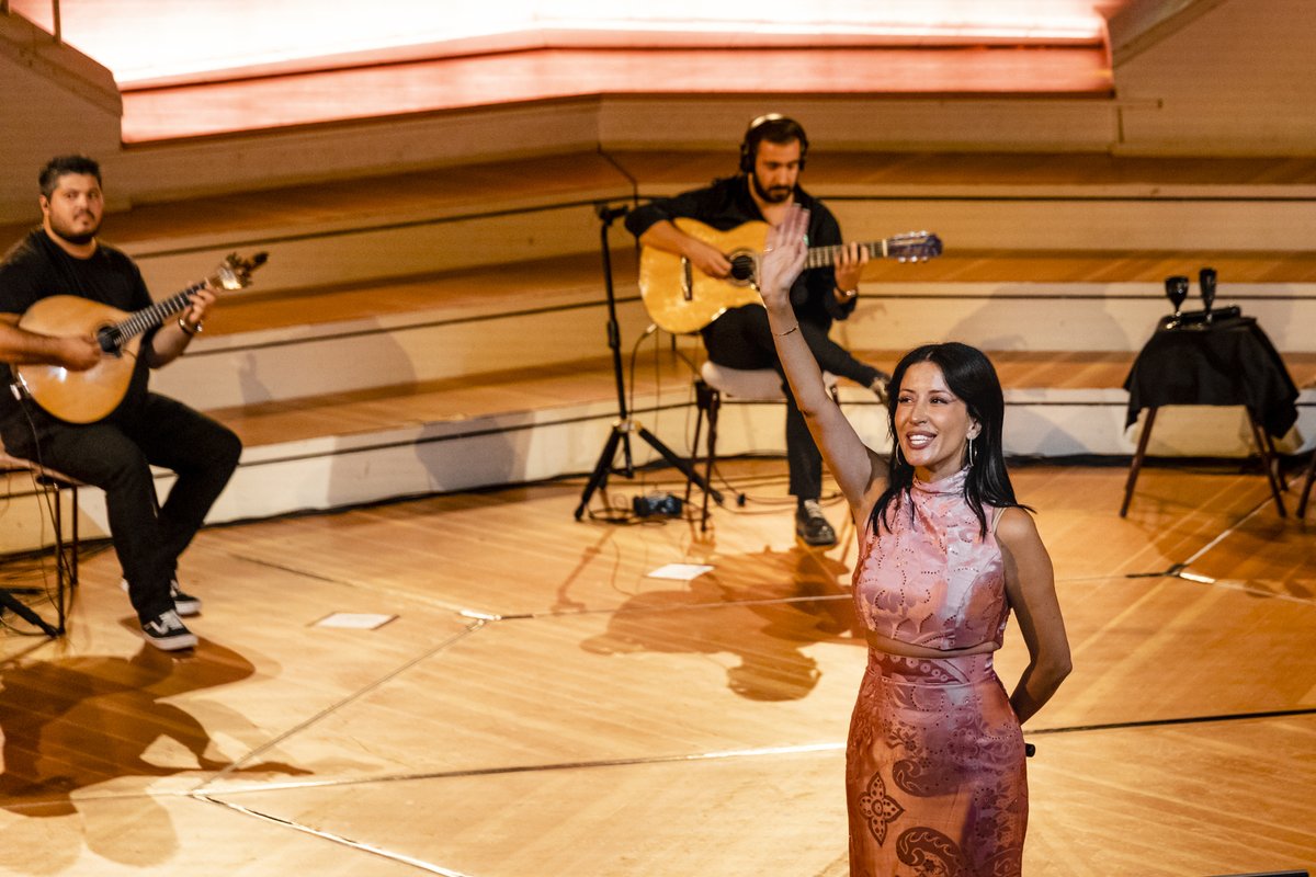 BerlinPhil's tweet image. ✨💃 Portugiesische Emotionen, gestern im Kammermusiksaal mit der »Queen of Fado« Ana Moura! 

Unsere #WelcomeBackWeek läuft noch bis zum 26. August – Tickets: berliner-philharmoniker.de/welcome-back-w…