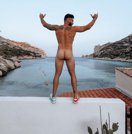 youngpeople_off's tweet image. Baptiste Giabiconi très à l'aise en cette fin d'été... ☀🌡
@b_giabiconi