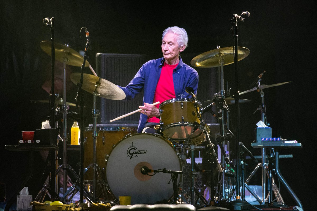 REVISTA_HRB's tweet photo. CHARLIE WATTS HA MUERTO https://t.co/ETCrAbltsy