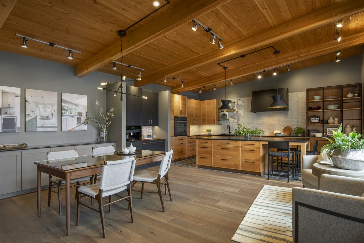 remodelSalem's tweet photo. The magic starts here in our brand new design studio #design #remodeling https://t.co/sFkw0bEwGt