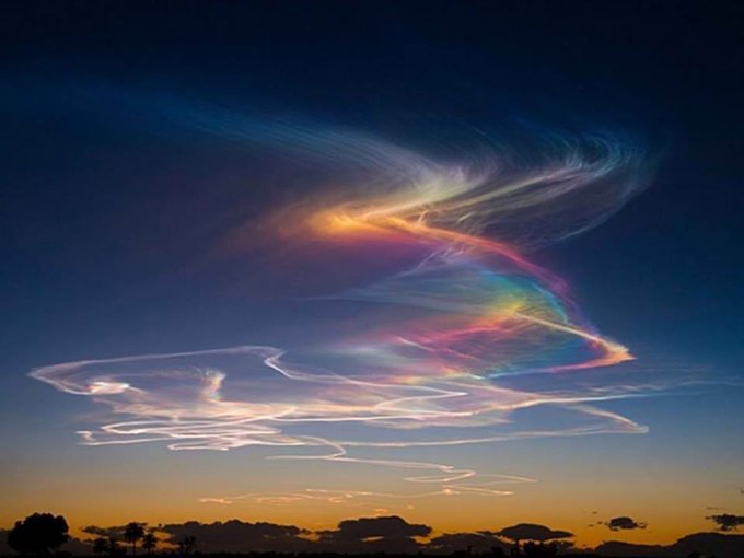 konstructivizm's tweet image. This is an atmospheric phenomenon called ‘Rainbow Bridge
 by Uplveadad