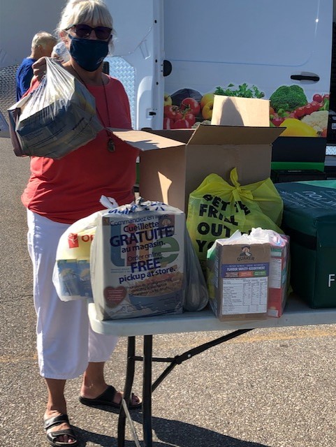 foodforlife's tweet photo. Thank you to @milton_edge Volleyball for serving up a large donation of non-perishable foods items to distribute with our GOOD food bags. 

Need food support? Please visit the Optimist's Food for Life Outreach Program at Milton Sports Centre (Wednesdays 4:30-6:30pm). Drive-thru. https://t.co/PfxytfsZpf