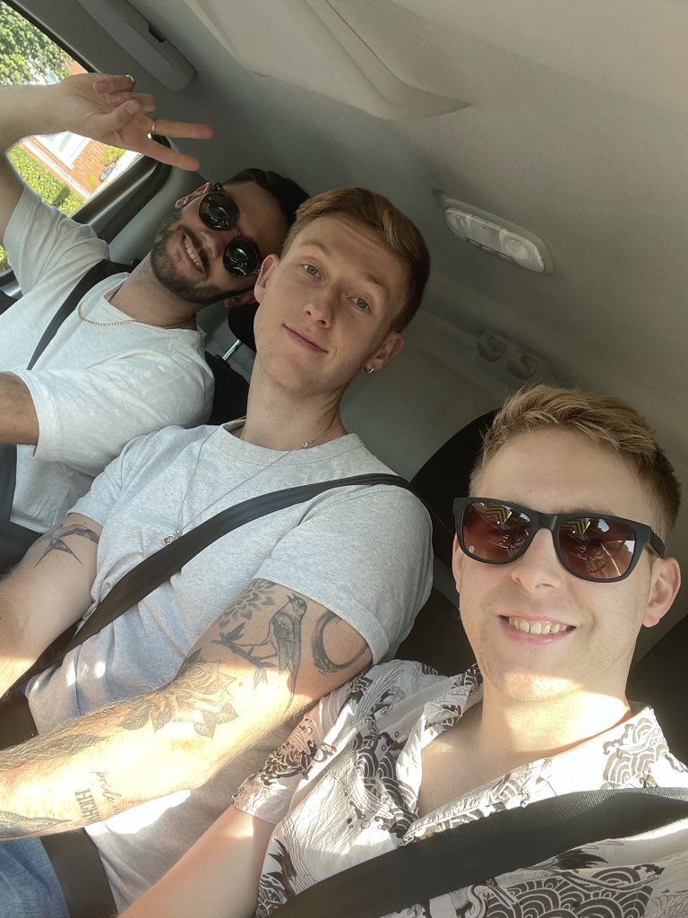 Flawes's tweet photo. Roadtrippinโ to rehearsals ๐๐ #whitevanmen #menwithven https://t.co/FlNctSlUia