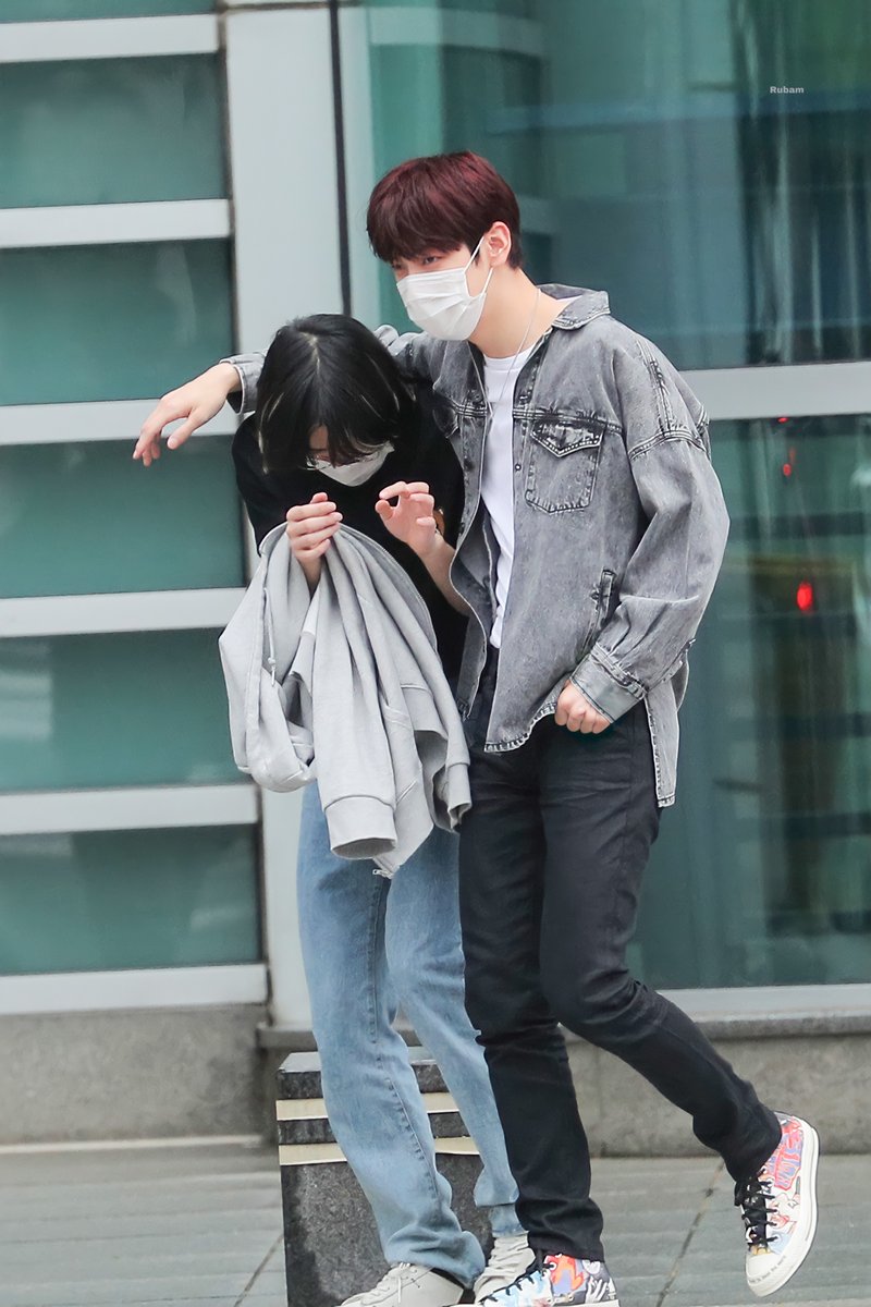 313Rubamm's tweet photo. 20210824🐻🐰
퇴근도
@TXT_members 
#TXT_범규     
#TXT_BEOMGYU   
#TXT_수빈 
#TXT_SOOBIN 
#투모로우바이투게더         
#TOMORROW_X_TOGETHER 
#SOOGYU https://t.co/empoRdKlOu