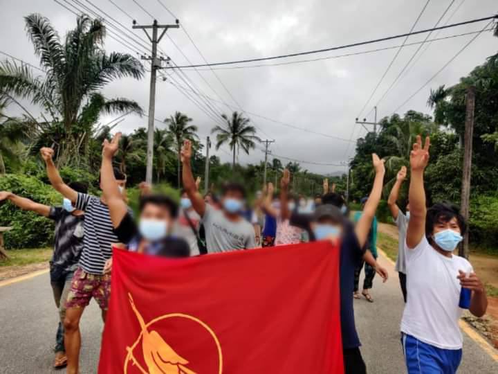 Longlone's largest protests took place with people walking through the streets &amp; demonstrating against the military regime. #UselessASEAN #Aug24Coup  #WhatsHappeningInMyanmar