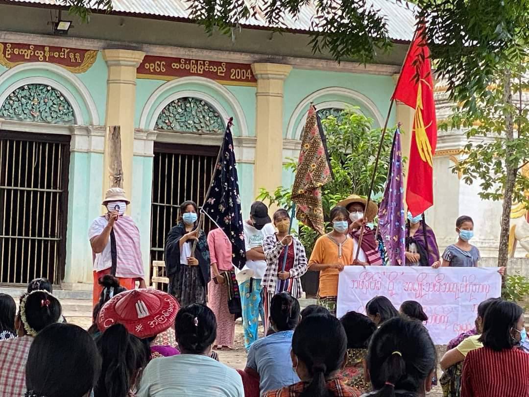 Residents of Monywe-KyayMone Strike in Monywa Tsp rallied against the military tyranny once more, displaying solidarity with the oppressed Rohingya women. #UselessASEAN #Aug24Coup  #WhatsHappeningInMyanmar