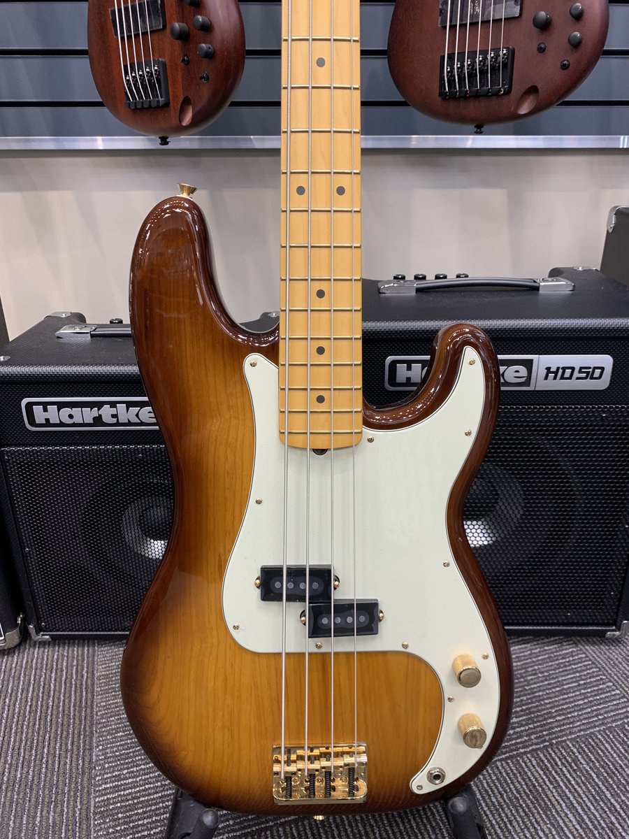 LongMcQuade's tweet photo. Check out this Precision bass.
The 75th Anniversary Series celebrates Leo Fenders bold, revolutionary designs with special versions of the Precision Bass.
More details here: https://t.co/GvDlUZfLgh
#fender #LongandMcQuade #precisonbass https://t.co/hHSjEFOS5P