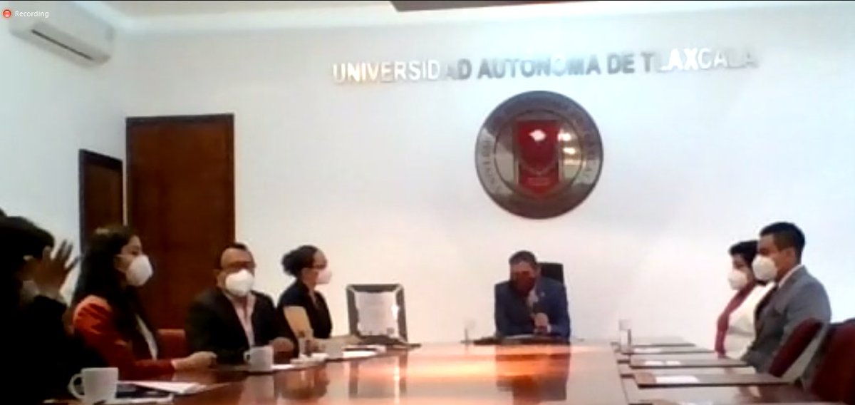 A nombre de los CIEES entregué la acreditación al programa de Psicología del campus Calpulalpan de la 
<a href="/uatx/">gamma</a> reconocimiento al gran esfuerzo y pasión por seguir la ruta hacia la excelencia de esa casa de estudios y por el liderazgo del Rector <a href="/LGlzPlacencia/">Dr. Luis Armando González Placencia</a> . Enhorabuena UATx¡¡