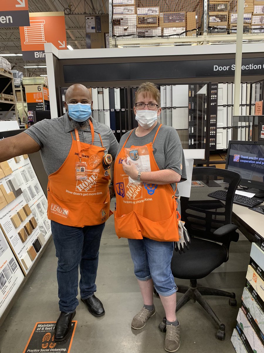 Recognizing, Karen’s AWESOME accomplishments of accurate measure estimates. Setting customer expectations properly is key to making that final sale. I almost wasn’t able to recognize her because she was literally booking another measure! Great job!@THDVeronicaHDMS <a href="/joshrodgersHD/">Josh Rodgers</a>