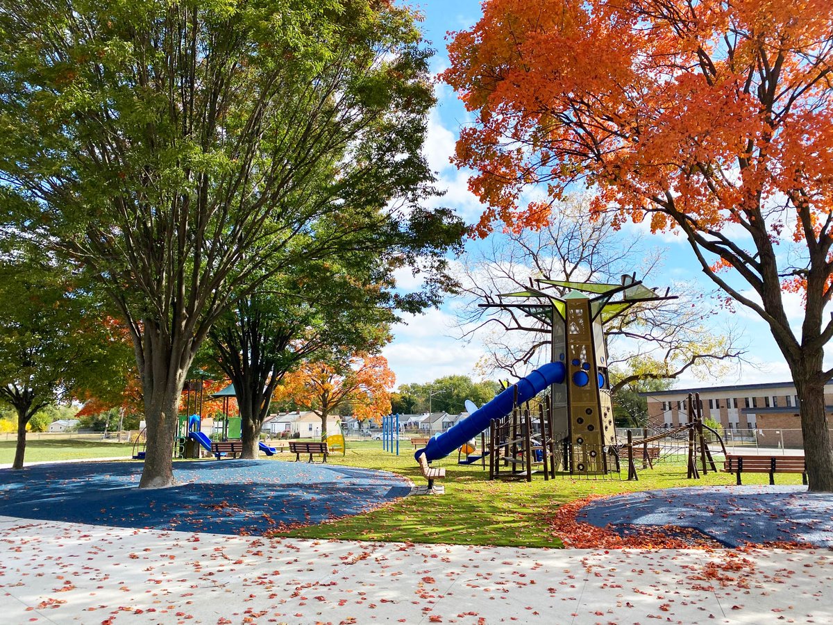 IndyDPW's tweet photo. Very ~monumental~ to see so many city projects nominated for @IndyChamber's Monumental Awards!

1️⃣🌉 Monon Trail Bridge over 38th Street
2️⃣⚕️ Assessment &amp; Intervention Center
3️⃣🎶 Live at Lugar Plaza
4️⃣🏞️ Sandorf Park

Vote by Aug 27; like your faves here: https://t.co/IQt0LFrXCp https://t.co/j1xPX8BM6L