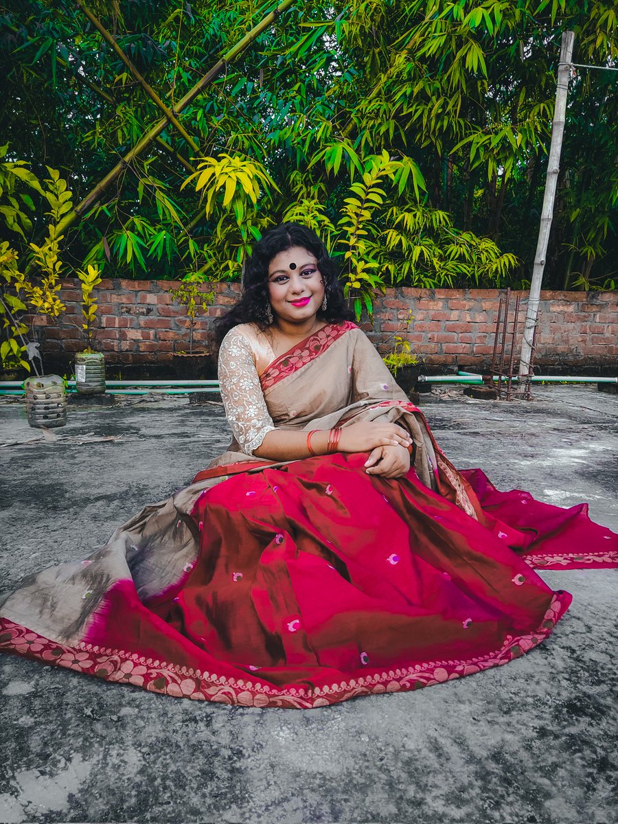 MobasshirinA's tweet photo. Ammu's Saree 💕
#momssaree #Bangladesh https://t.co/TqGiBkUXLN