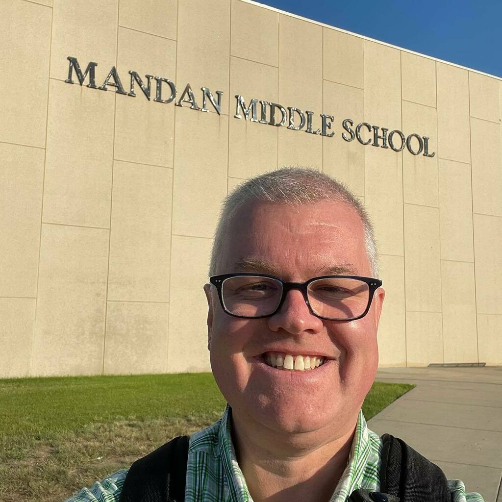 mcleod's tweet photo. Thanks for a fantastic day, @mandanschools. Go forth and do great things. #mandanproud #deeperlearning #edchat #edtech #4shifts #innovativeND #makeschooldifferent https://t.co/TTasHIz9Id https://t.co/eQmAETKJic